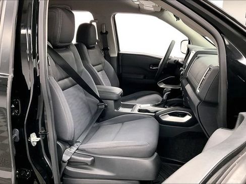 Used 2022 Nissan Frontier SV AWD/4WD image 8