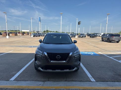 Used 2023 Nissan Rogue Platinum w/ Platinum Premium Package AWD/4WD image 2
