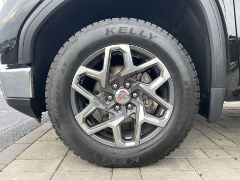 Used 2023 GMC Sierra 1500 SLE image 4