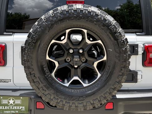 Used 2020 Jeep Wrangler Unlimited Rubicon w/ Quick Order Package 28Y Recon AWD/4WD image 11