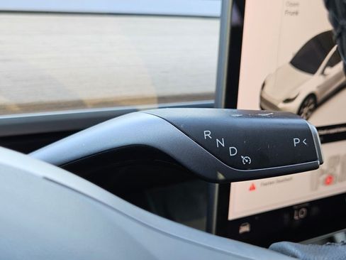 Used 2021 Tesla Model Y Long Range AWD/4WD image 12