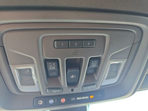 Used 2020 GMC Sierra 1500 Denali w/ Denali Ultimate Package AWD/4WD image 38