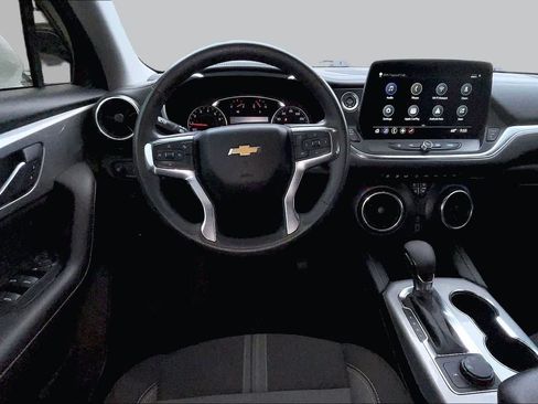 Used 2023 Chevrolet Blazer LT FWD image 5