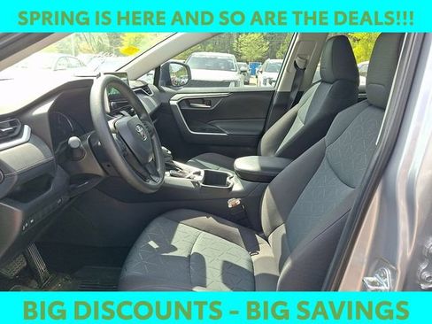 Used 2025 Toyota RAV4 XLE w/ Convenience Package image 14