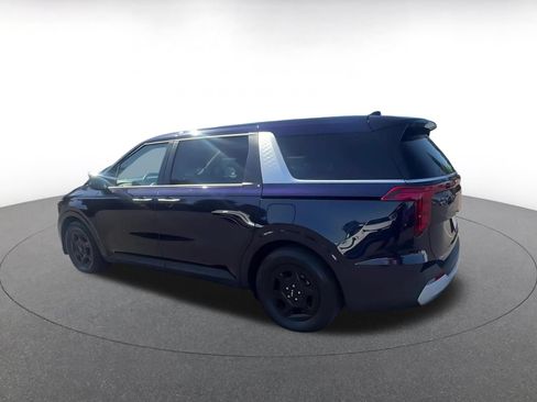 Used 2026 Kia Carnival FWD image 8