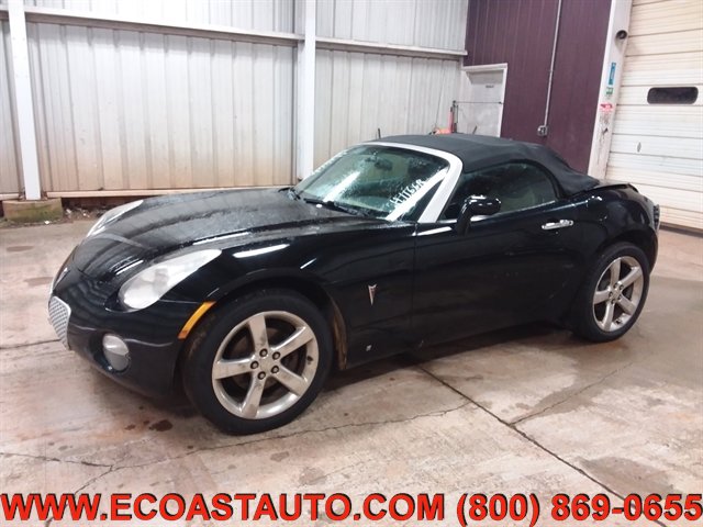 Used 2006 Pontiac Solstice Convertible w/ Premium Package RWD image 1