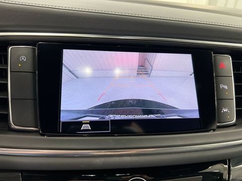 Used 2023 Buick Enclave Essence image 15