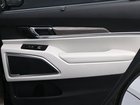 Used 2021 Kia Telluride SX w/ SX Prestige Package image 23