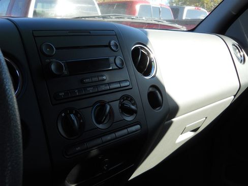 Used 2005 Ford F150 XLT AWD/4WD image 5