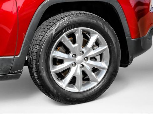 Used 2017 Jeep Cherokee Limited w/ Luxury Group AWD/4WD image 59
