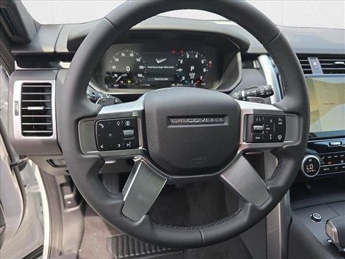 New 2025 Land Rover Discovery S AWD/4WD image 21