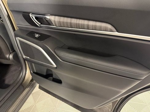 Used 2023 Kia Telluride EX w/ EX Captain's Chair Package FWD image 32
