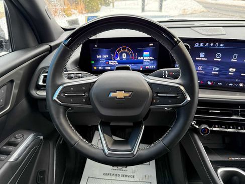 Used 2024 Chevrolet Traverse LT w/ Enhanced Driving Package image 88