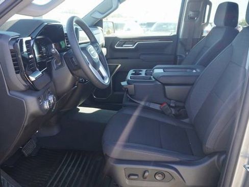 New 2026 GMC Sierra 1500 SLE image 17