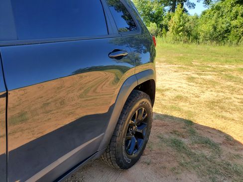 Used 2017 Jeep Cherokee Trailhawk w/ Comfort/Convenience Group image 33