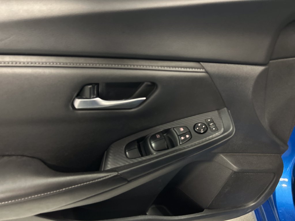 Used 2025 Nissan Sentra SV FWD image 12