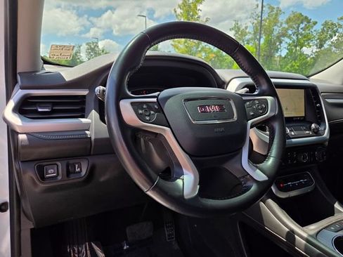 Used 2021 GMC Acadia SLT AWD/4WD image 10