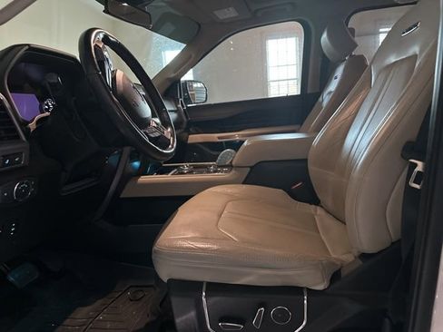 Used 2019 Ford Expedition Max Platinum image 14