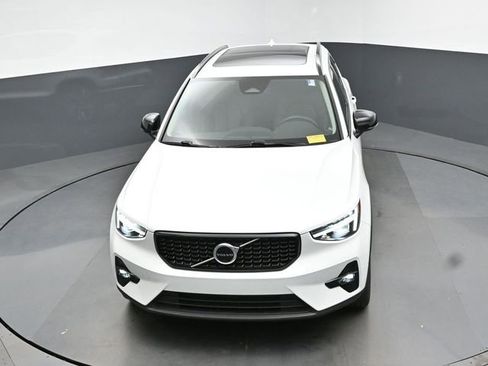 Used 2023 Volvo XC40 B5 Ultimate w/ Protection Package Premier AWD/4WD image 19