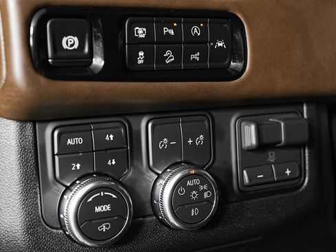 Used 2026 GMC Yukon XL Denali Ultimate AWD/4WD image 15