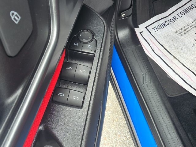 Certified 2025 Chevrolet Equinox EV RS FWD image 17
