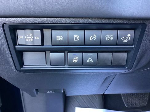 Used 2023 Toyota Tundra Platinum AWD/4WD image 21