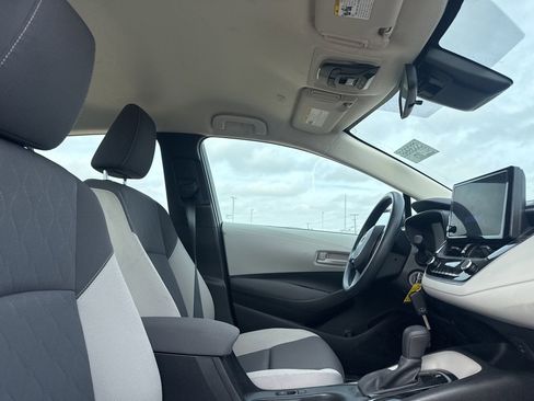 Used 2024 Toyota Corolla LE image 33