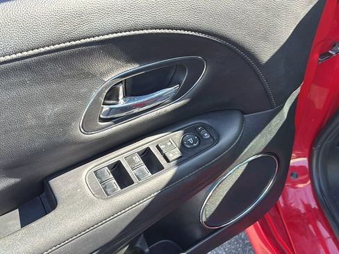 Used 2019 Honda HR-V Touring image 14