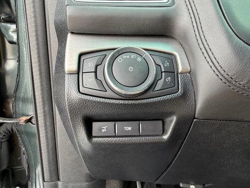 Used 2016 Ford Explorer Platinum image 13