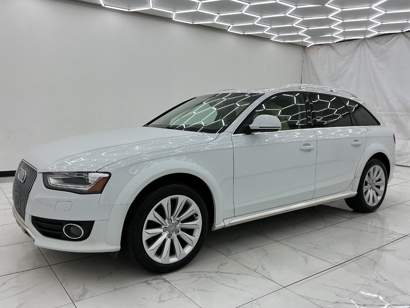 Used 2016 Audi A4 Premium Plus w/ Technology Package AWD/4WD image 6