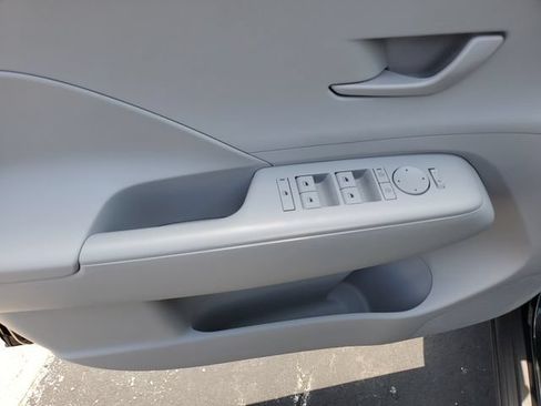 Certified 2025 Hyundai Kona SEL AWD/4WD image 18