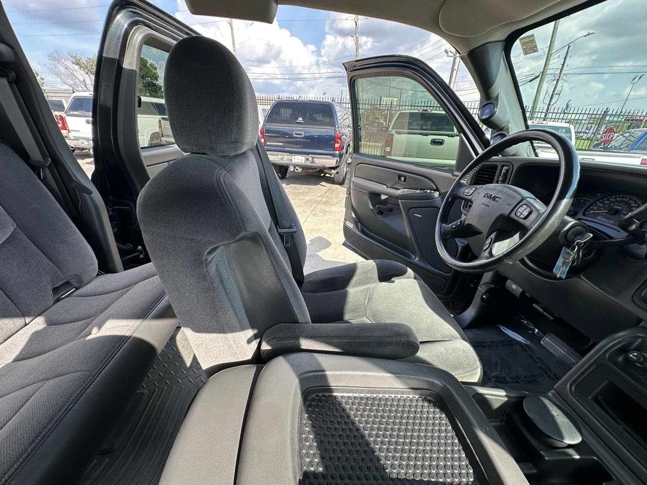 Used 2005 GMC Sierra 2500 SLE w/ Heavy-Duty Power Package AWD/4WD image 75