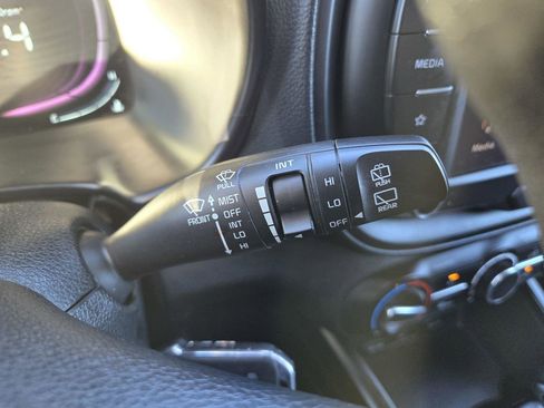 Used 2023 Kia Soul LX w/ LX Technology Package image 19