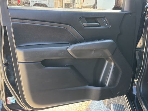 Certified 2023 Chevrolet Colorado Trail Boss w/ Technology Package AWD/4WD image 9
