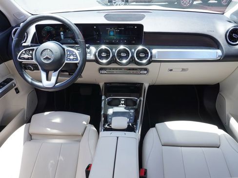 Used 2021 Mercedes-Benz GLB 250 4MATIC image 11