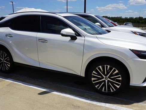 Used 2025 Lexus RX 350 Premium Plus w/ Accessory Package (Z1) FWD image 4
