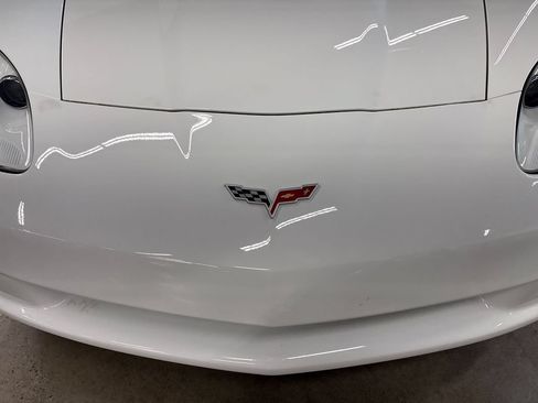 Used 2006 Chevrolet Corvette Coupe w/ Preferred Equipment Group RWD image 25