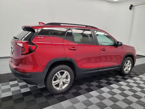 Used 2022 GMC Terrain SLE w/ Driver Convenience Package image 10