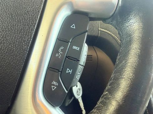 Used 2015 GMC Acadia SLT FWD image 13