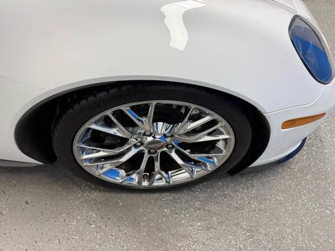 Used 2013 Chevrolet Corvette Grand Sport w/ 4LT Preferred Equipment Group RWD image 27