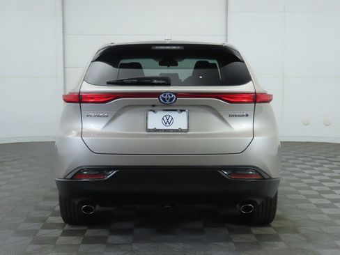 Used 2021 Toyota Venza LE image 6