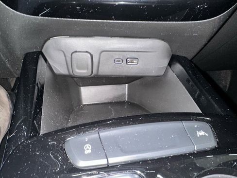 Certified 2025 Chevrolet Trax LT w/ LT Convenience Package image 34