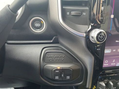 Used 2025 RAM 2500 Big Horn AWD/4WD image 17