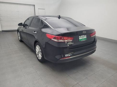 Used 2016 Kia Optima LX w/ Option Group 014 FWD image 5