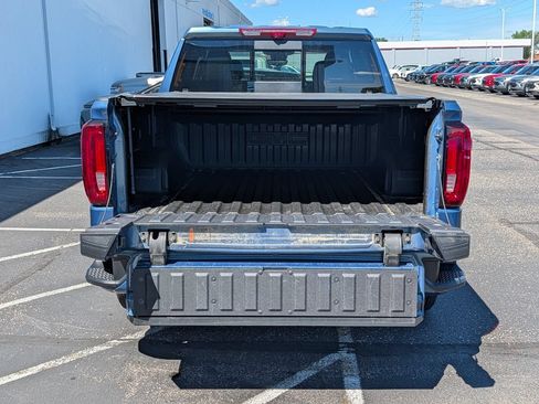 Used 2025 GMC Sierra 1500 Denali w/ Denali Reserve Package AWD/4WD image 8