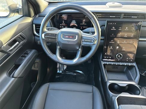 Used 2026 GMC Terrain Elevation w/ Elevation Premium Package image 17