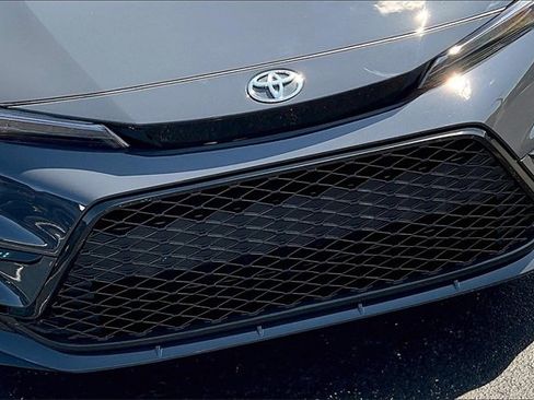 Used 2025 Toyota Corolla SE image 30