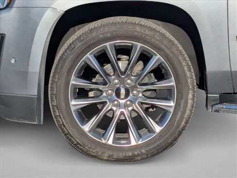 Used 2020 Cadillac Escalade Luxury w/ Escalade Sport Edition image 25