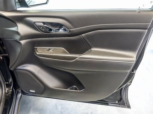 Used 2021 GMC Acadia SLT w/ Elevation Edition image 36