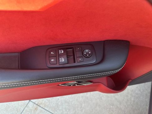 Used 2015 Dodge Challenger SRT Hellcat RWD image 7